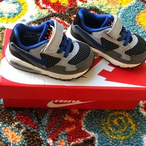 Blue and gray Nike Air Max